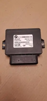 BMW 5 F10 F11 Hand brake control module 6798113 23122010 0102151502