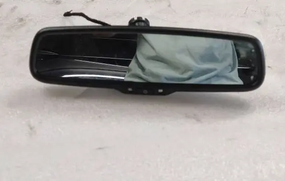 Rear view mirror (interior)