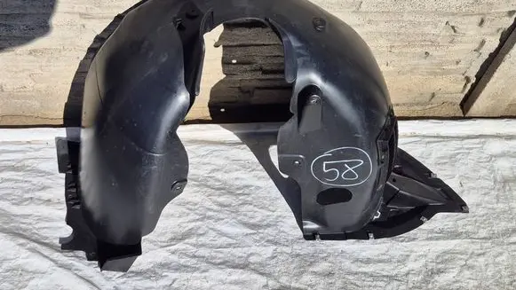 Front wheel arch liner splash guards