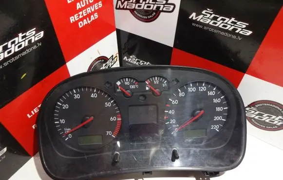 Volkswagen Golf IV Speedometer (instrument cluster) 1J0920822