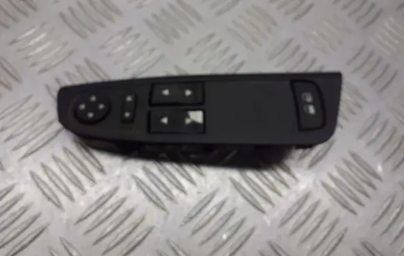 Fiat Stilo Front door window switch trim 