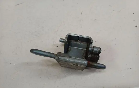 Audi A3 S3 8P Rear door lower hinge
