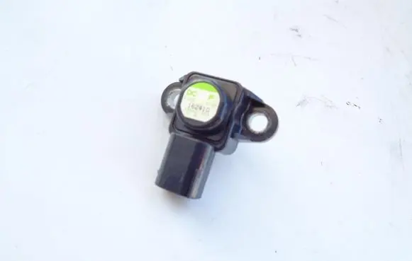 Mercedes-Benz CLA C117 X117 W117 Air pressure sensor A0051535028