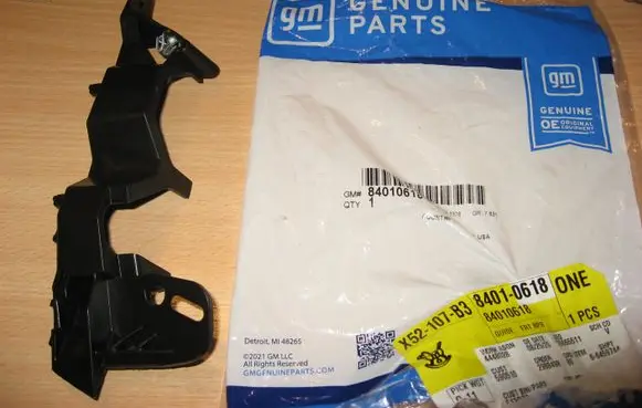 Cadillac CT6 Front bumper mounting bracket PN84010618