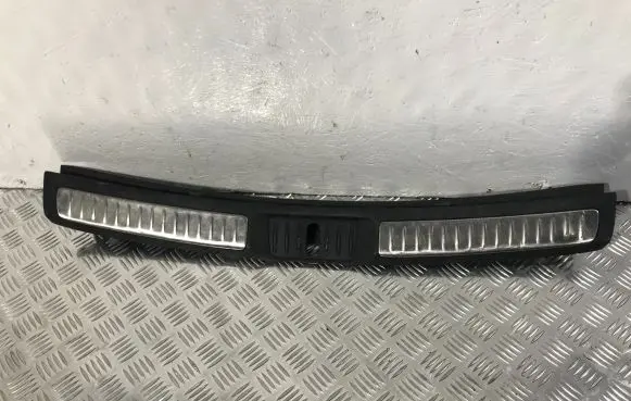 Toyota Avensis T270 Trunk/boot sill cover protection 5838705110C0 6942205010