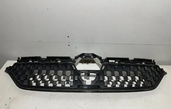 Front bumper upper radiator grill