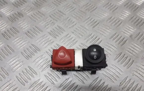 Renault Megane II Hazard light switch 8200407415