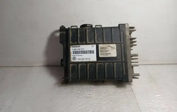 Volkswagen PASSAT B4 Engine control unit/module 0261200271 443907311D