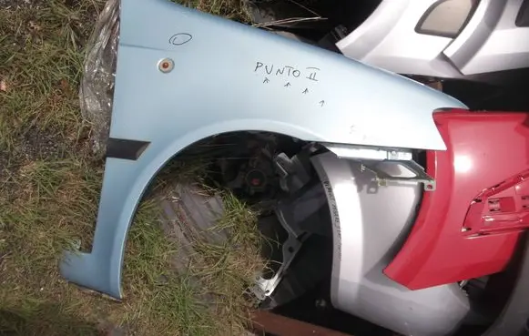 Fiat Punto (188) Fender