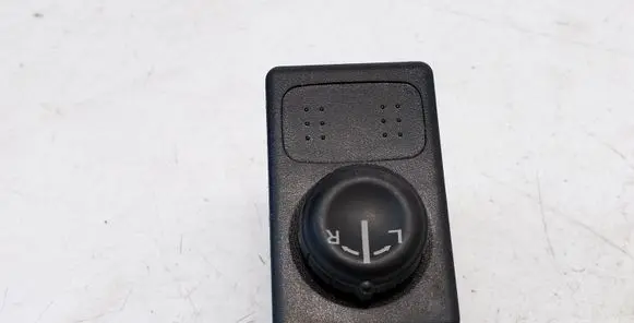 Nissan X-Trail T30 Wing mirror switch