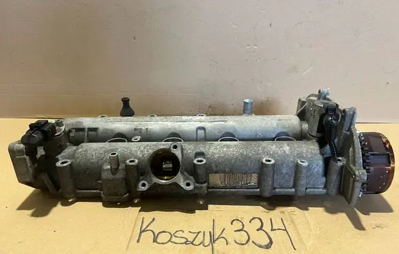Volkswagen Touran II Rocker cam cover 03C103475