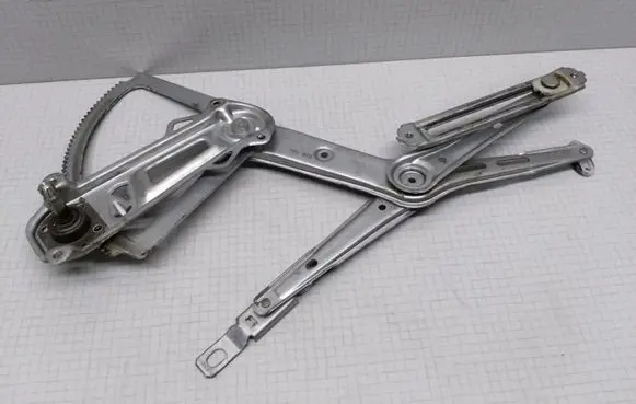 Opel Astra G Front door manual window regulator 90521870
