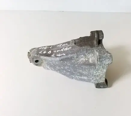 Mercedes-Benz C W204 Engine mounting bracket A2742230204