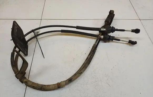 Honda FR-V Gear shift cable linkage