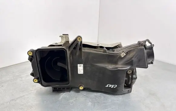 Mercedes-Benz C W205 Air filter box A6510902501