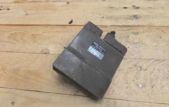 Toyota Corolla Verso E121 Fuel injection control unit/module 8987120030