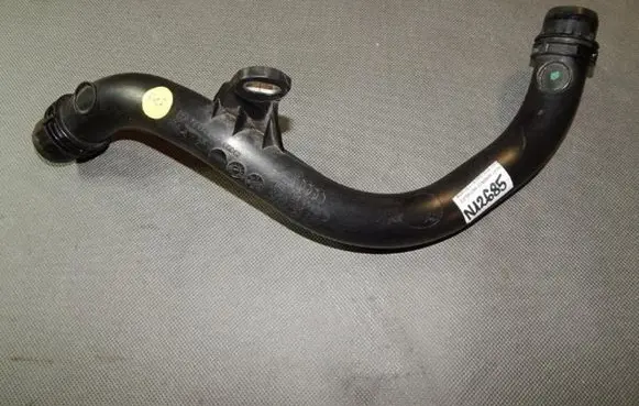 Audi A6 S6 C7 4G Engine coolant pipe/hose 04L121071A