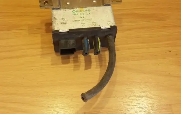 Audi A6 S6 C4 4A Other control units/modules 893919173