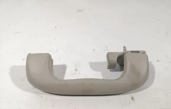 Opel Mokka X Rear interior roof grab handle