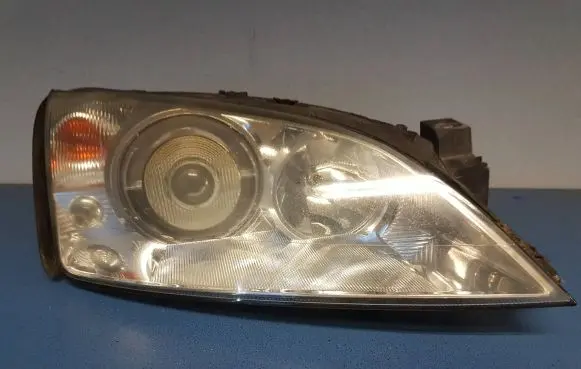 Ford Mondeo Mk III Headlight/headlamp 1S7113005CL 0301174272 109802A00DC