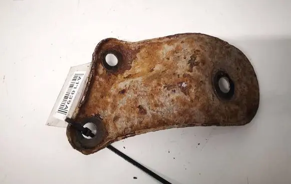 Toyota Avensis T250 Engine mounting bracket 