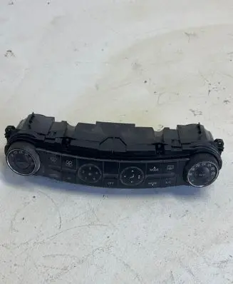 Mercedes-Benz E W211 Climate control unit 2118300490 00023305