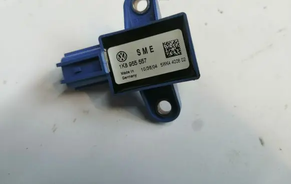Volkswagen Scirocco Airbag deployment crash/impact sensor 1K8955557