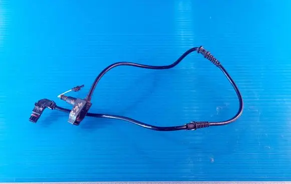 Mercedes-Benz E W210 ABS brake wheel speed sensor 2105407731