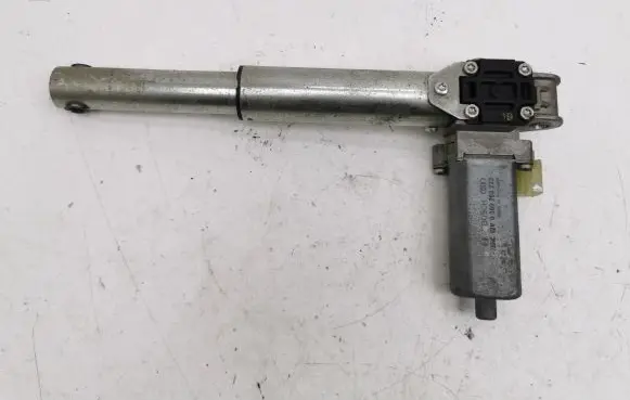 BMW 5 E60 E61 Seat adjustment motor 039203233