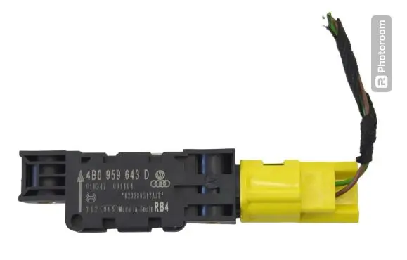 Audi A3 S3 8P Airbag deployment crash/impact sensor 4B0959643D 010347