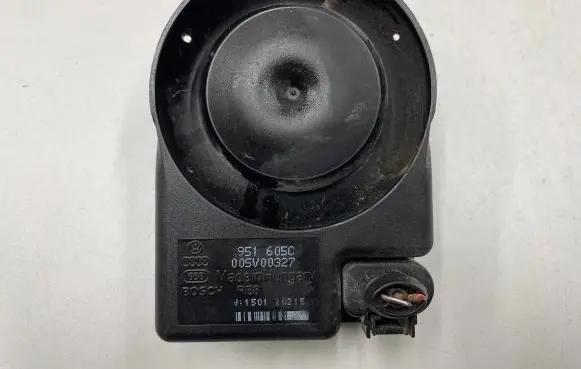 Volkswagen PASSAT B7 Horn signal 951605C 651605C