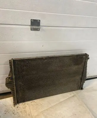 Volvo XC90 Intercooler radiator 989581K 04G70859 30748808
