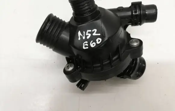 Thermostat/thermostat housing