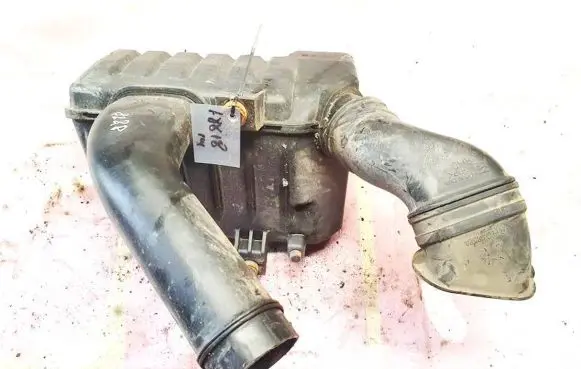Honda FR-V Air filter box