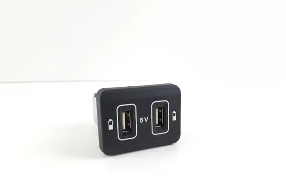 Mercedes-Benz E W213 USB socket connector A2138207701 21848572