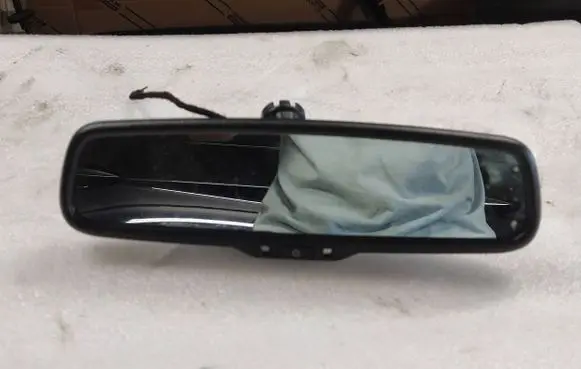 Rear view mirror (interior)