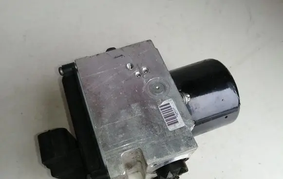 Volkswagen PASSAT B6 ABS Pump 3C0614109K