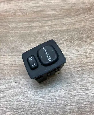 Toyota Auris 150 Wing mirror switch 183574 76A3442