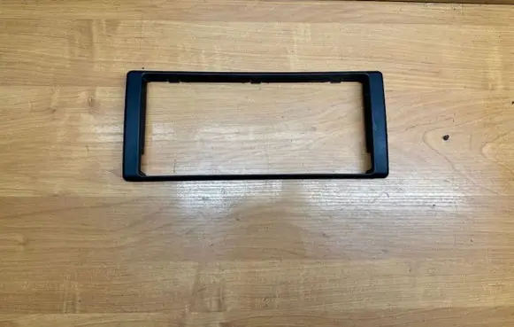 BMW 5 E39 Radio/GPS head unit trim 8385451