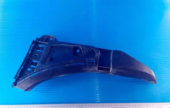 Volvo XC90 Front bumper mounting bracket 08620564