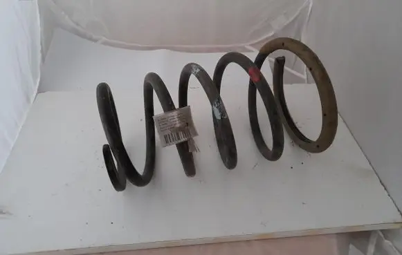Nissan X-Trail T30 Rear coil spring