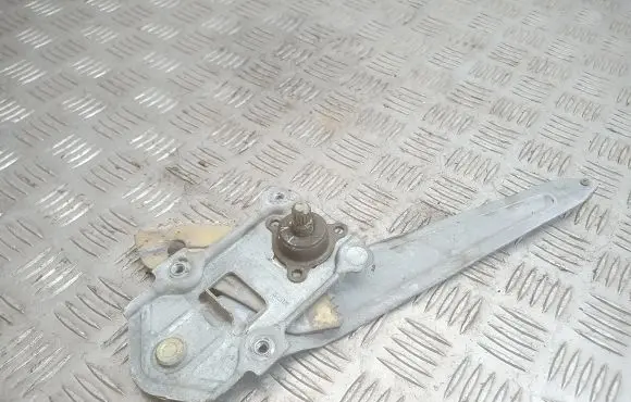 Toyota Corolla E90 Rear door manual window regulator 