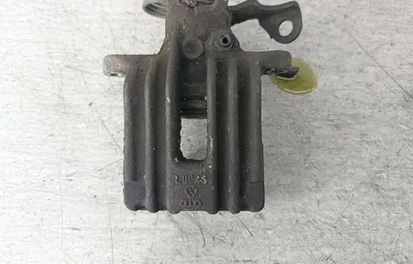 Volkswagen PASSAT B5.5 Rear brake caliper 