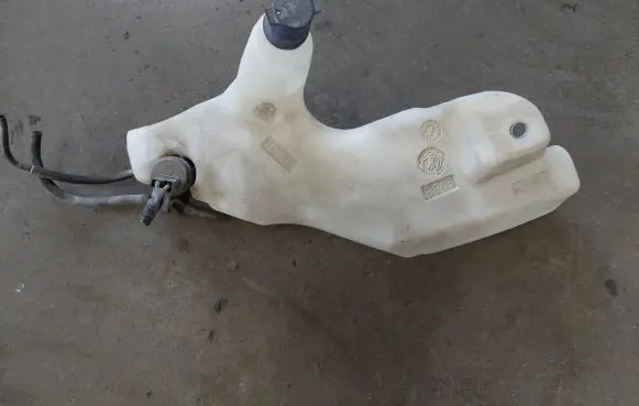 Fiat Idea Windshield washer fluid reservoir/tank