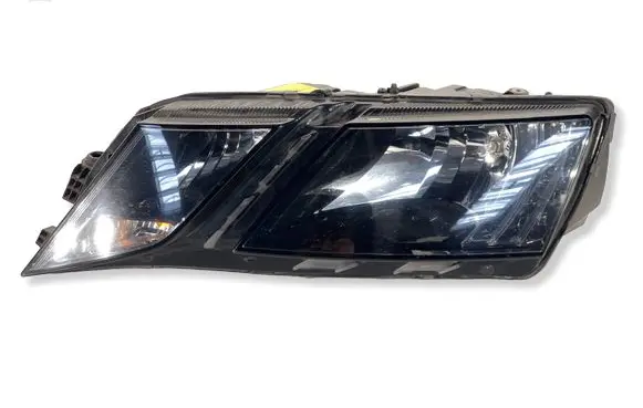 Skoda Octavia Mk3 (5E) Headlight/headlamp 5E1941015C 030110420100 LE15A6368