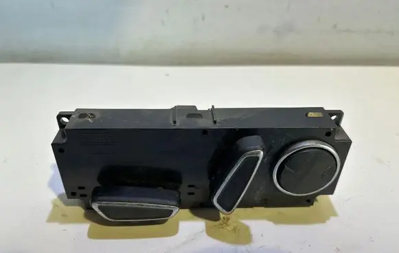 Ford Edge II Seat control switch DG9T14B709AD SANDD50838 E17652