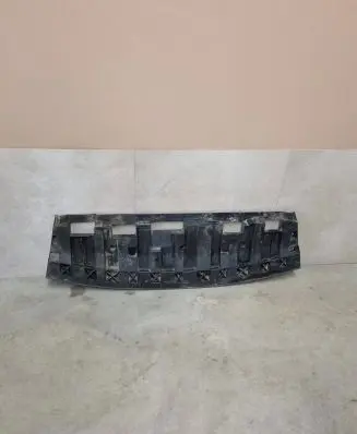Front bumper lip