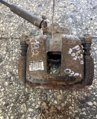 Peugeot 307 Front brake caliper