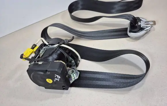 Volkswagen Transporter - Caravelle T5 Front seatbelt 7E0857805C 65710 E1040941