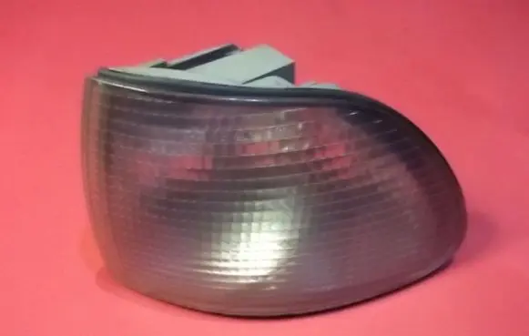 BMW 7 E38 Front indicator light 14766040 82199402989